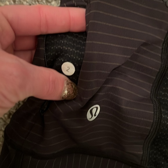 Lululemon long sleeve top. 2 - Picture 10 of 11